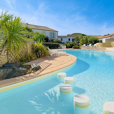 Appartement En Résidence Avec Piscine, Cour Privée *