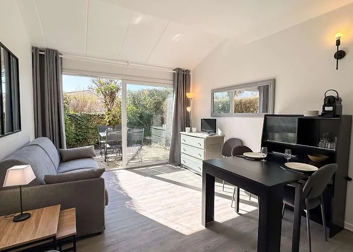 En Avec Piscine, Cour Privee Apartment