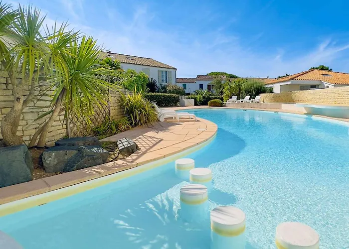 Apartment En Avec Piscine, Cour Privee *