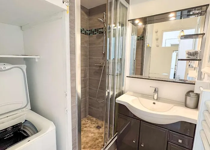 En Avec Piscine, Cour Privee Apartment